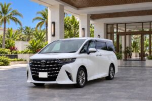 リゾートホテルの車寄せに停まるアルファード40系